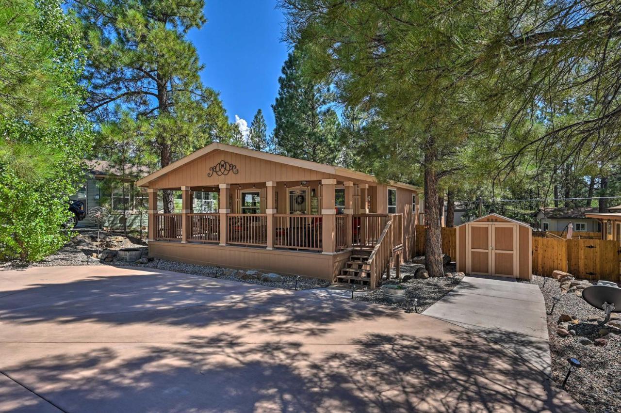 Munds Park Cabin Retreat With Deck And Fire Pit! 外观 照片